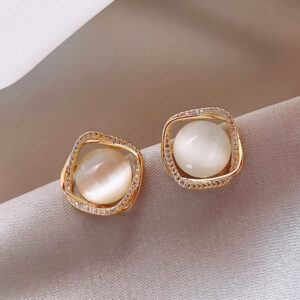 Cat's Eye Stone Earrings 2026 New Popular Niche Unique Earrings with a High-End Feel, Elegant Light Luxury Retro Earrings for Women